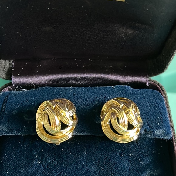 Tiffany & Co 18 Knot Clip Earrings - Picture 8 of 16